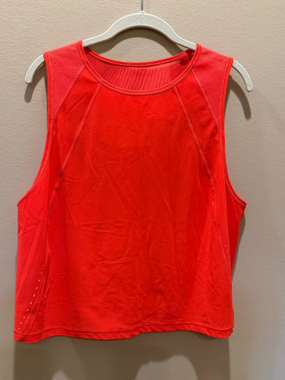 Sculpt Cropped Tank Top | Carnation Red | Size 10